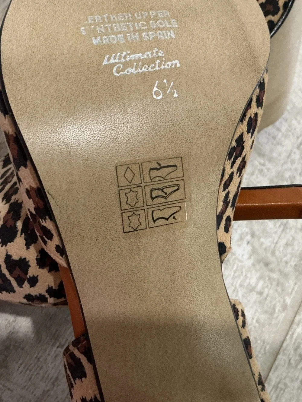 Women’s leather animal print shoes size US 8.5
